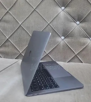 New Laptop Apple MacBook Pro 2017 16GB Intel Core i5 SSD 512GB
