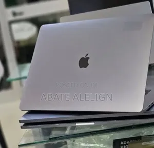 New Laptop Apple MacBook Pro 2017 16GB Intel Core i7 SSD 512GB