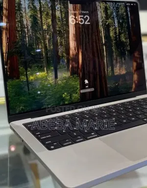 New Laptop Apple MacBook Pro 2024 M3 14-inch 8GB Apple M3 Pro SSD 512GB