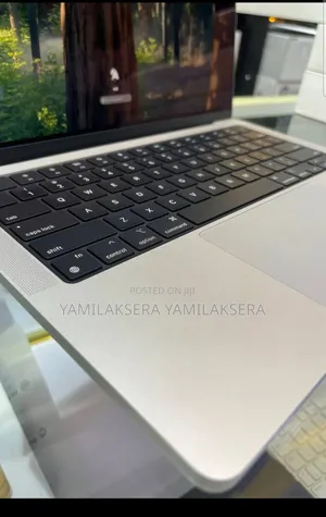 New Laptop Apple MacBook Pro 2024 M3 14-inch 8GB Apple M3 SSD 512GB