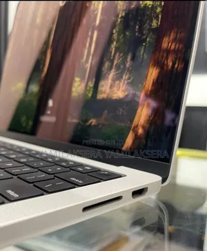 New Laptop Apple MacBook Pro 2024 M3 14-inch 8GB Apple M3 SSD 512GB