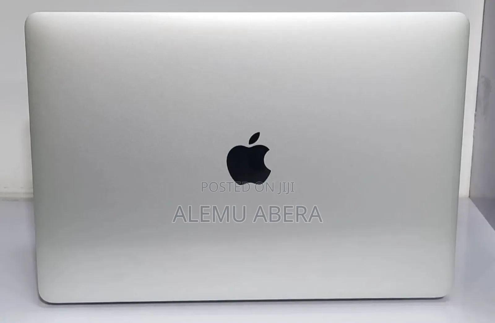 New Laptop Apple MacBook 2020 16GB Apple M1 SSD 512GB