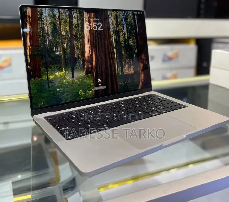 New Laptop Apple MacBook Pro 2023 M3 14-inch 8GB Apple M3 Pro SSD 512GB