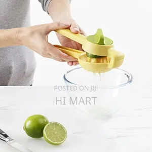 Manual Squeeze and Twist Hand Juicer