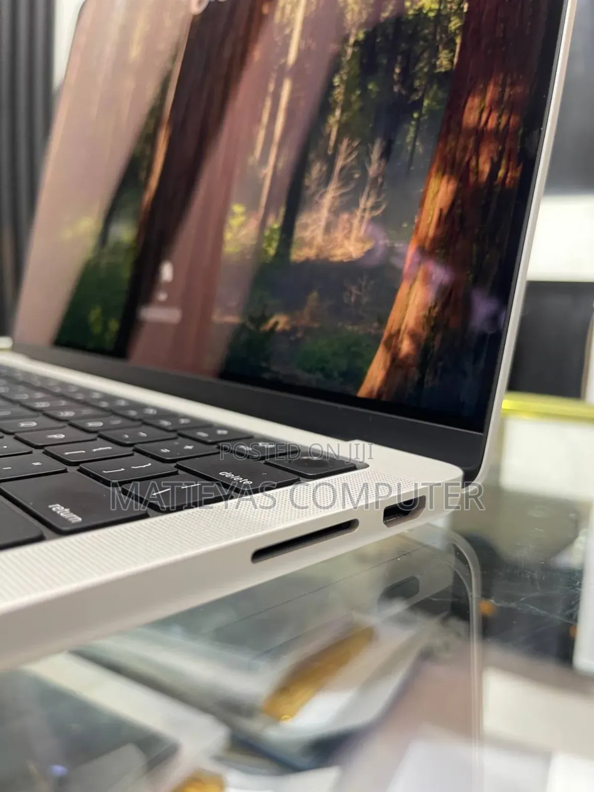 New Apple MacBook Pro 2023 M3 Pro 14-inch 8GB Intel Core M3 SSD 512GB