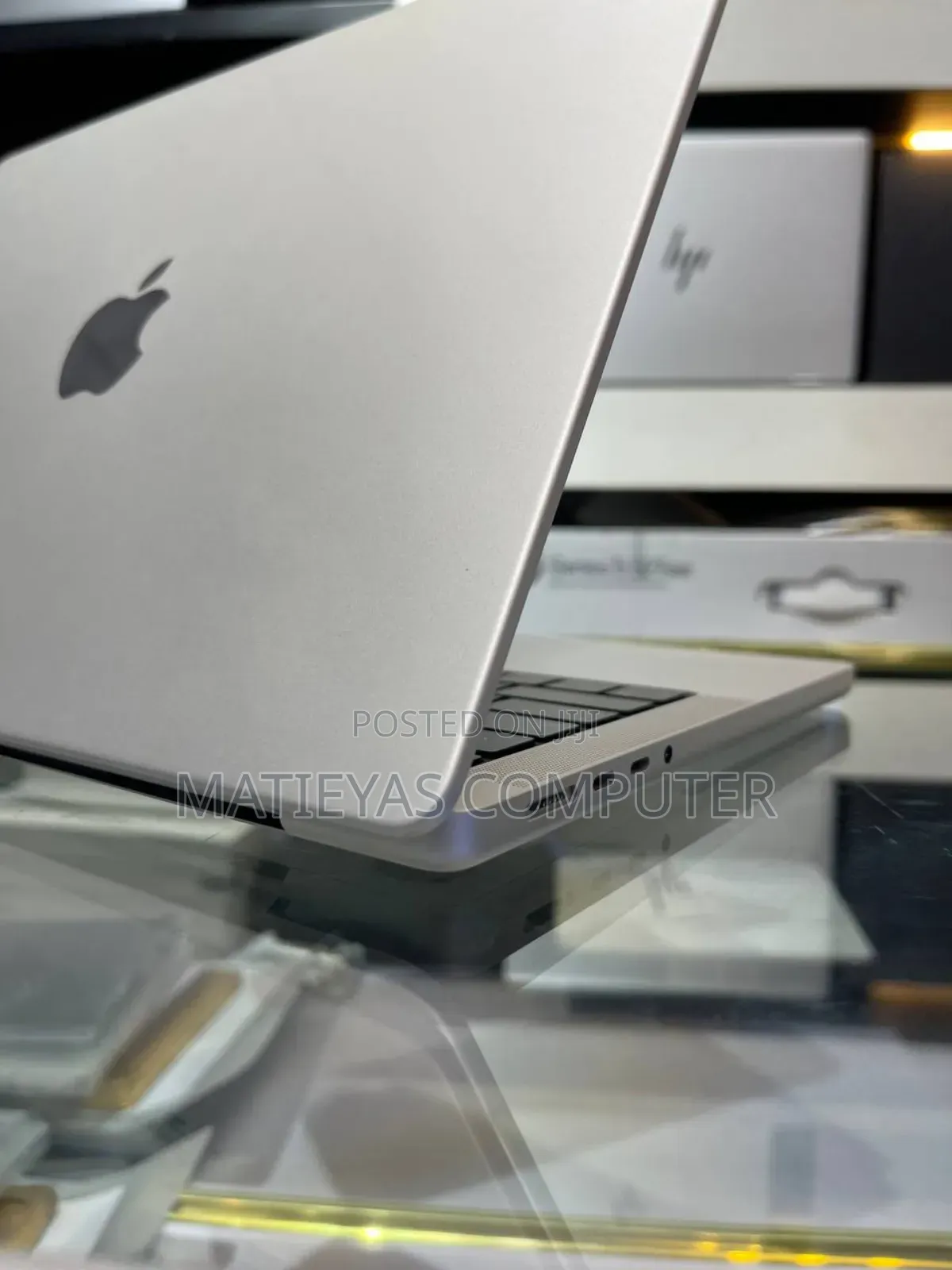 New Apple MacBook Pro 2023 M3 Pro 14-inch 8GB Intel Core M3 SSD 512GB