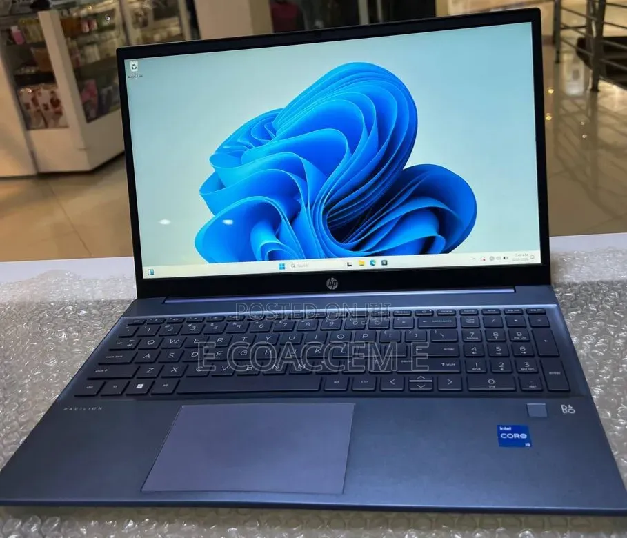 New Laptop HP 16GB Intel Core i5 SSD 512GB