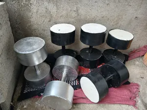 የኮንክሪት ዳንፔል እና ባርቤል