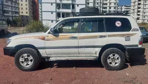 Toyota Land Cruiser 2003 White