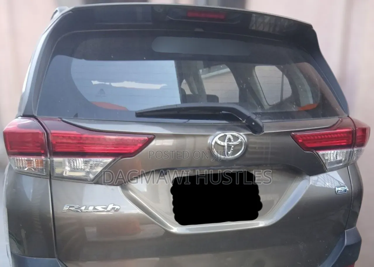 Toyota Rush 2022 Gray