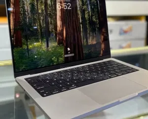 New Laptop Apple MacBook Pro 8GB Apple M3 SSD 512GB