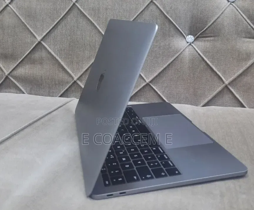New Laptop Apple MacBook 16GB Intel Core i5 SSD 512GB