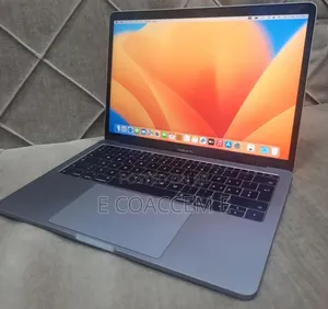 New Laptop Apple MacBook 16GB Intel Core i5 SSD 512GB