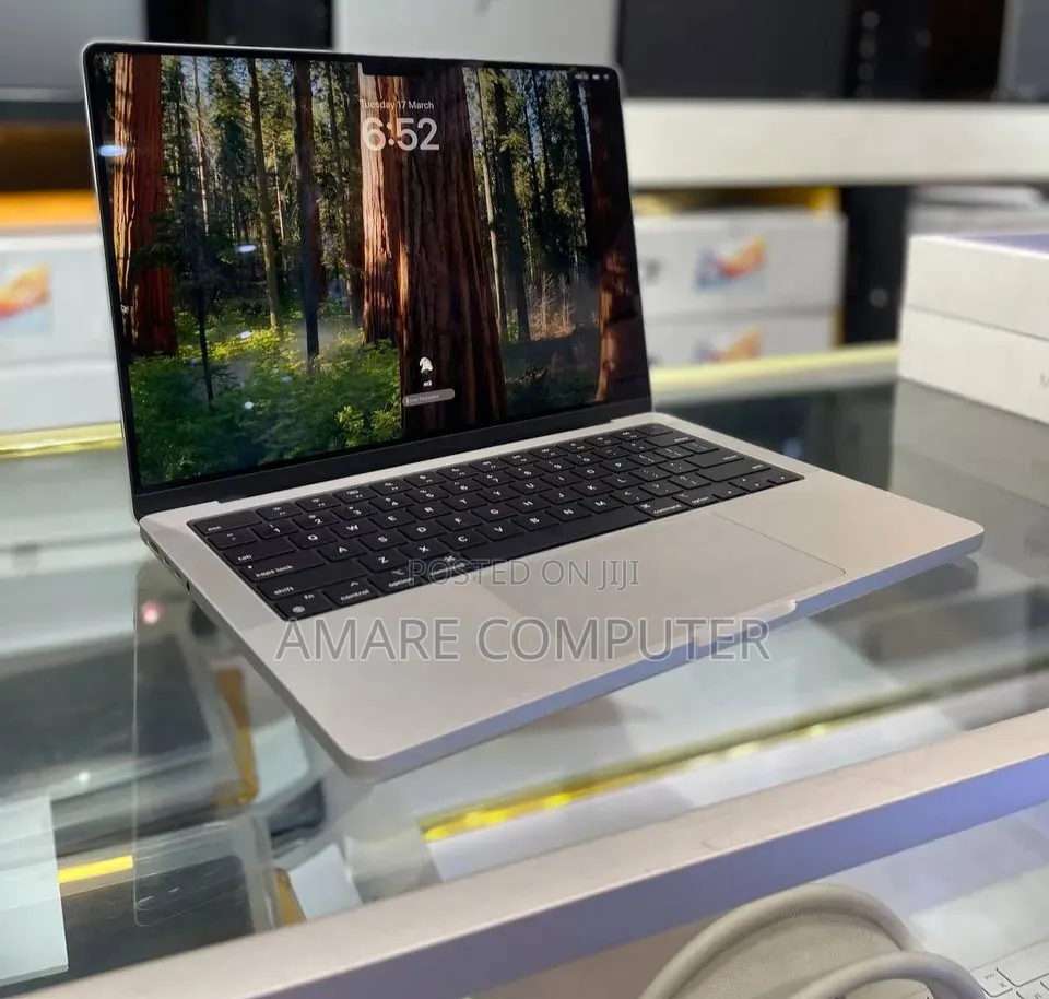 New Laptop Apple MacBook Pro 2023 M3 14-inch 8GB Apple M3 Pro SSD 512GB