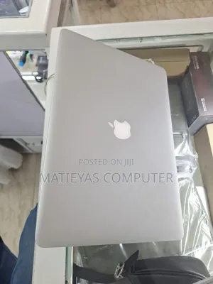 New Laptop Apple MacBook Pro 2015 16GB Intel Core i7 SSD 256GB