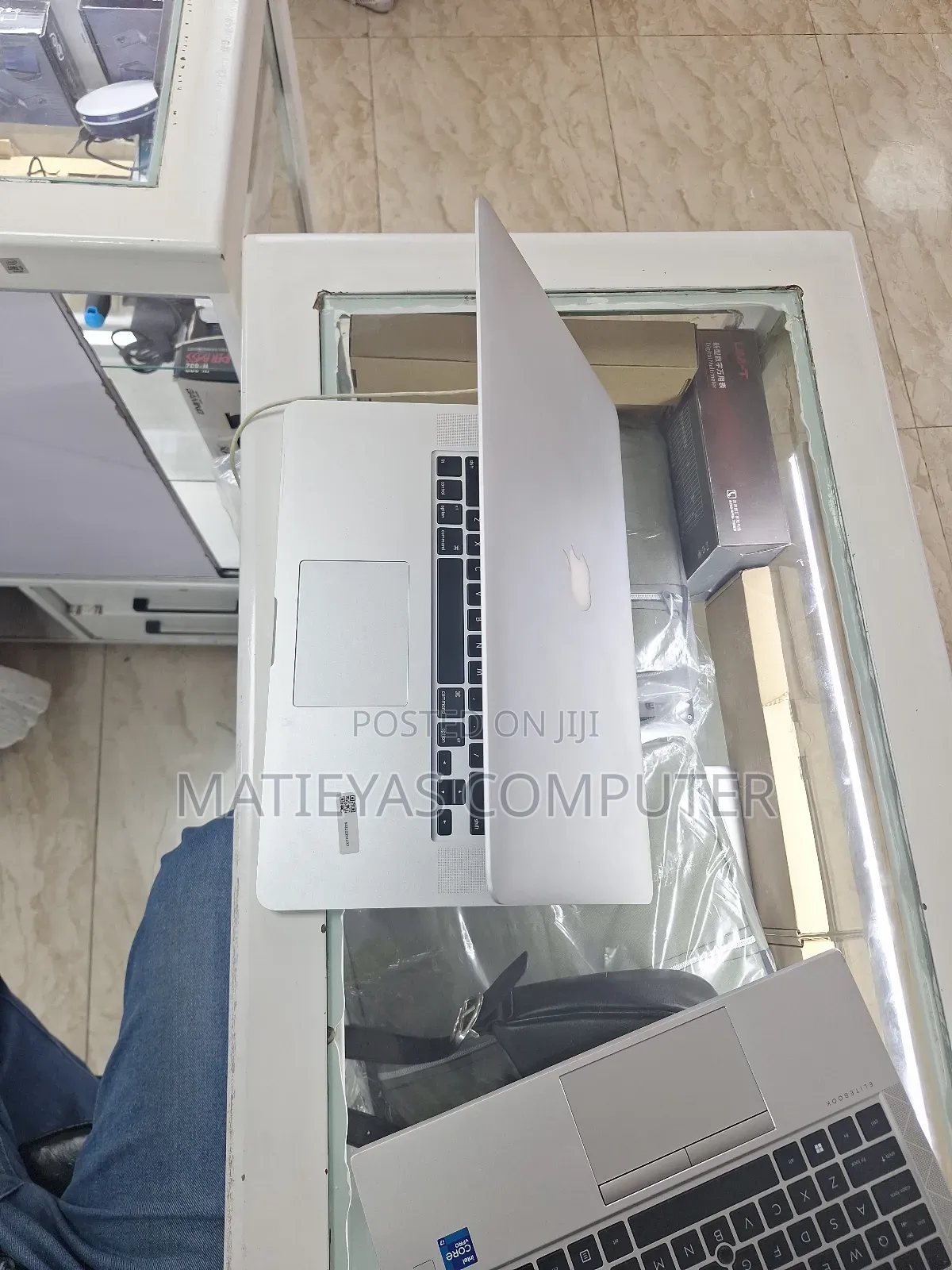 New Laptop Apple MacBook Pro 2015 16GB Intel Core i7 SSD 256GB