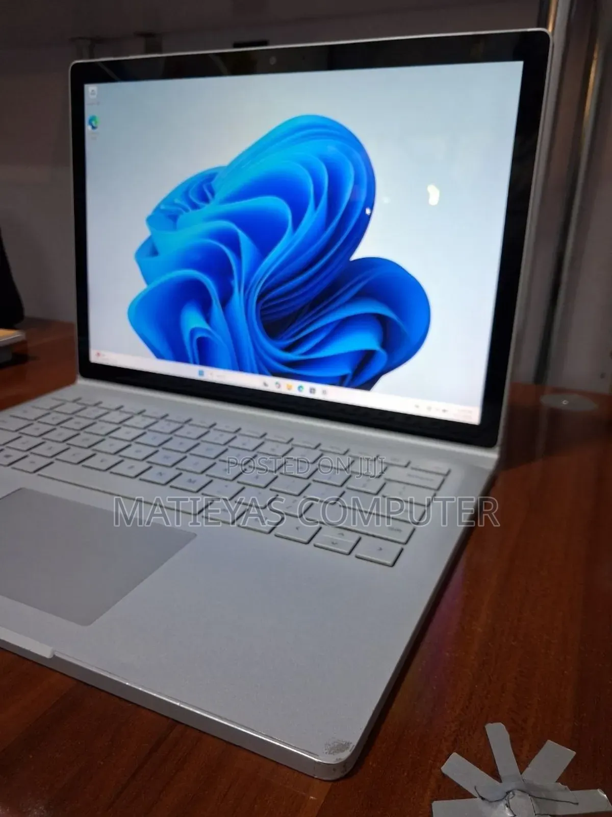 New Laptop Microsoft Surface Book 2 16GB Intel Core i7 SSD 512GB
