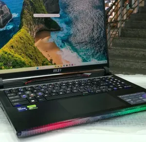 New Laptop MSI 32GB Intel Core i9 SSD 1T