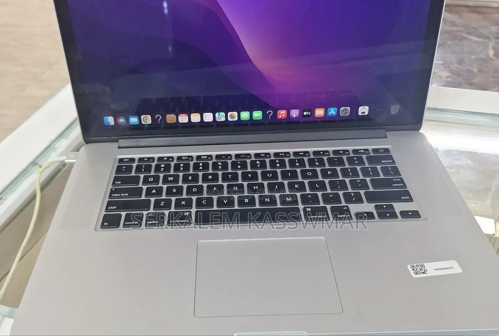 New Laptop Apple MacBook Pro 2015 16GB Intel Core i7 SSD 256GB