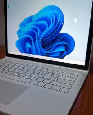 New Laptop Microsoft Surface Book 2 16GB Intel Core i7 SSD 512GB