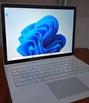 New Laptop Microsoft Surface Book 2 16GB Intel Core i7 SSD 512GB