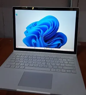New Laptop Microsoft Surface Book 2 16GB Intel Core i7 SSD 512GB