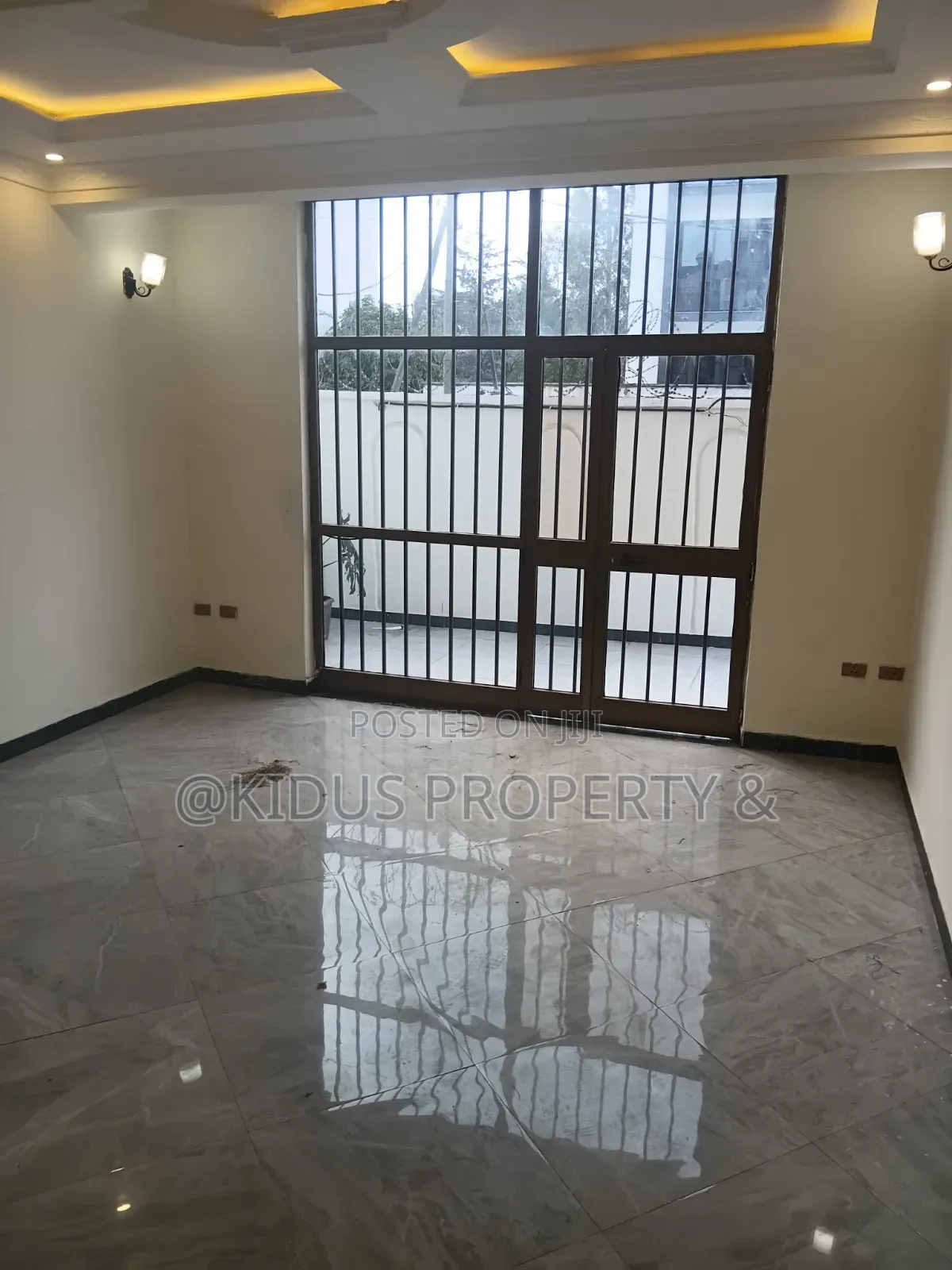 6bdrm Townhouse / Terrace in Carle Square, Nifas Silk-Lafto for rent