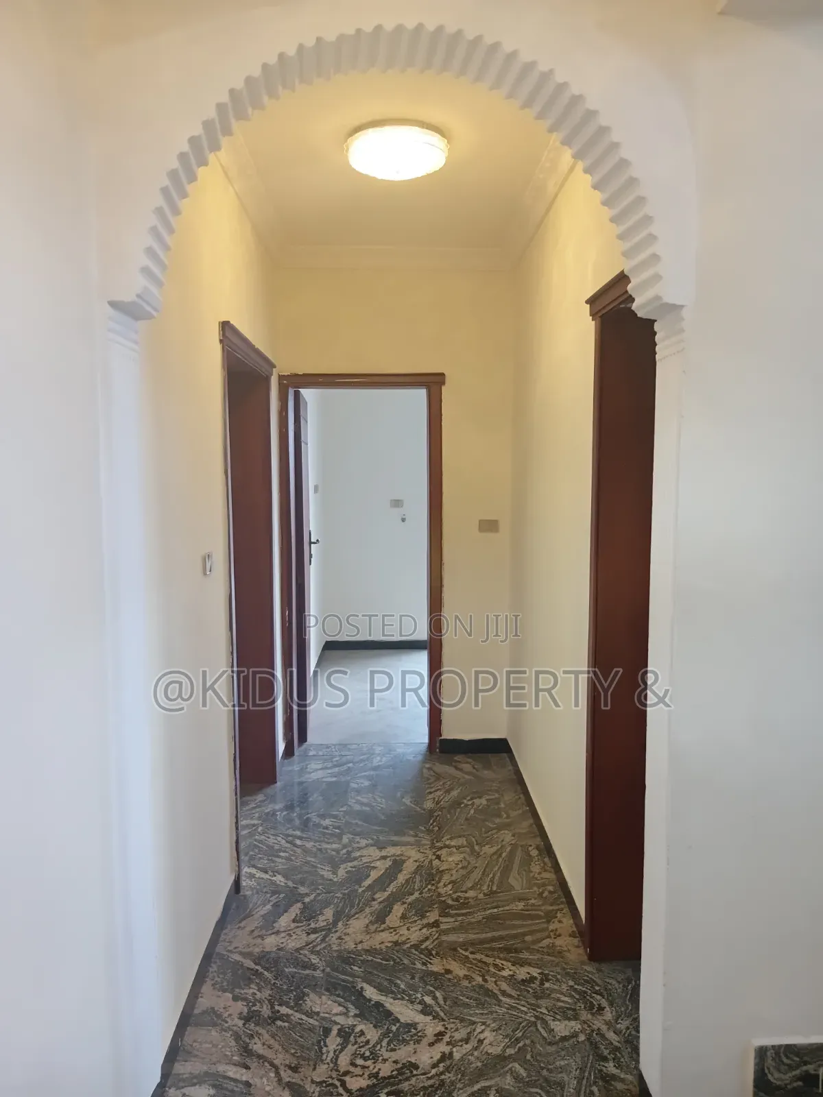 6bdrm Townhouse / Terrace in Carle Square, Nifas Silk-Lafto for rent