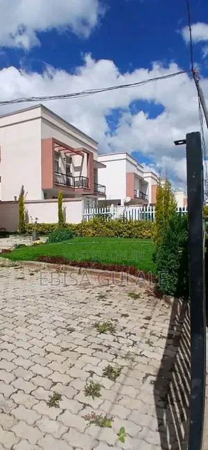 Furnished 7bdrm Farm House in Ccd Real State, Yeka for sale
