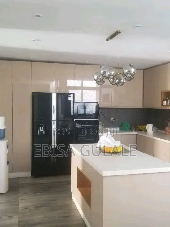 Furnished 8bdrm Farm House in Yeka for sale