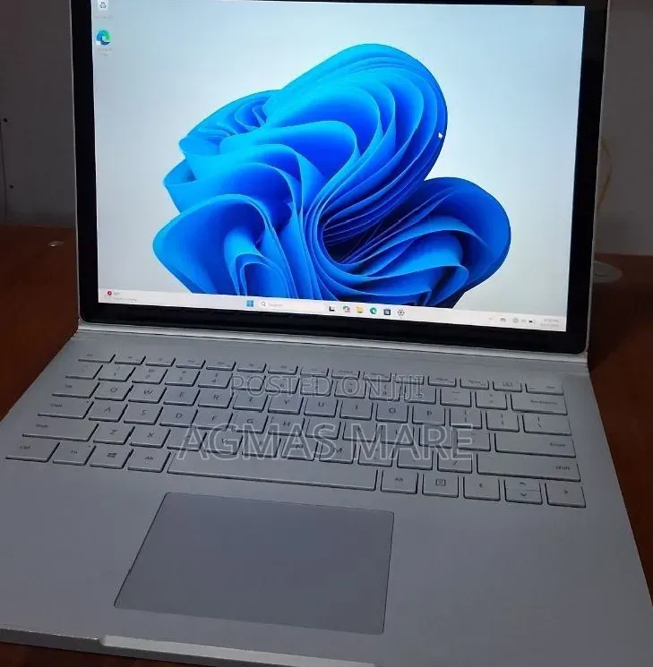 New Laptop Microsoft Surface Book 2 16GB Intel Core i7 SSD 512GB