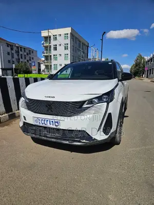 Peugeot 5008 2022 White