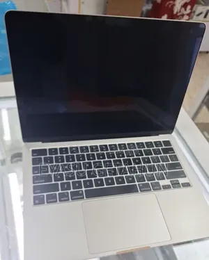 New Laptop Apple MacBook Air 2023 M2 16GB Apple M2 SSD 256GB