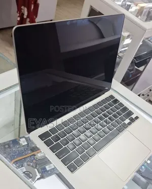 New Laptop Apple MacBook Air 2023 M2 16GB Apple M2 SSD 256GB