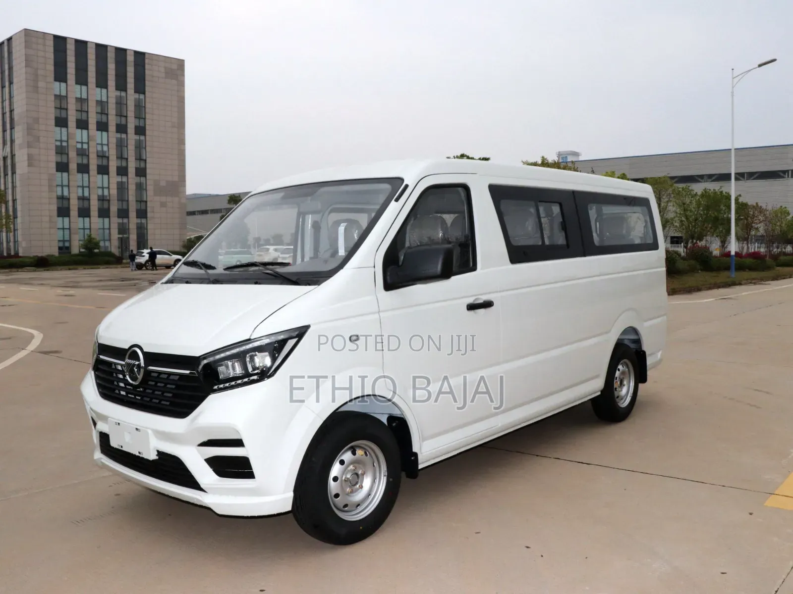 New Bus 2025 White