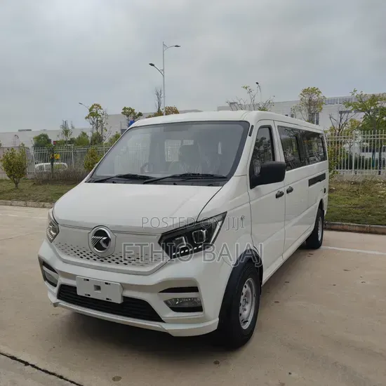 New Bus 2025 White