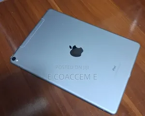 New Apple iPad Pro (2022) 256 GB