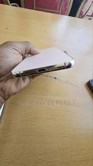 New Samsung Galaxy S22+ 5G 256 GB Rose Gold