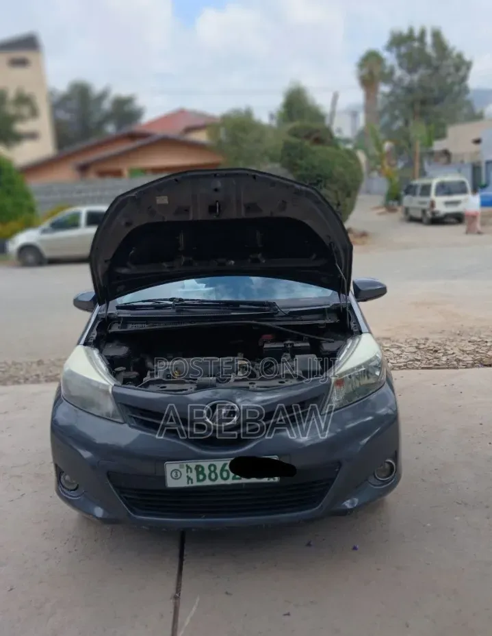 Toyota Aqua 2012 Gray