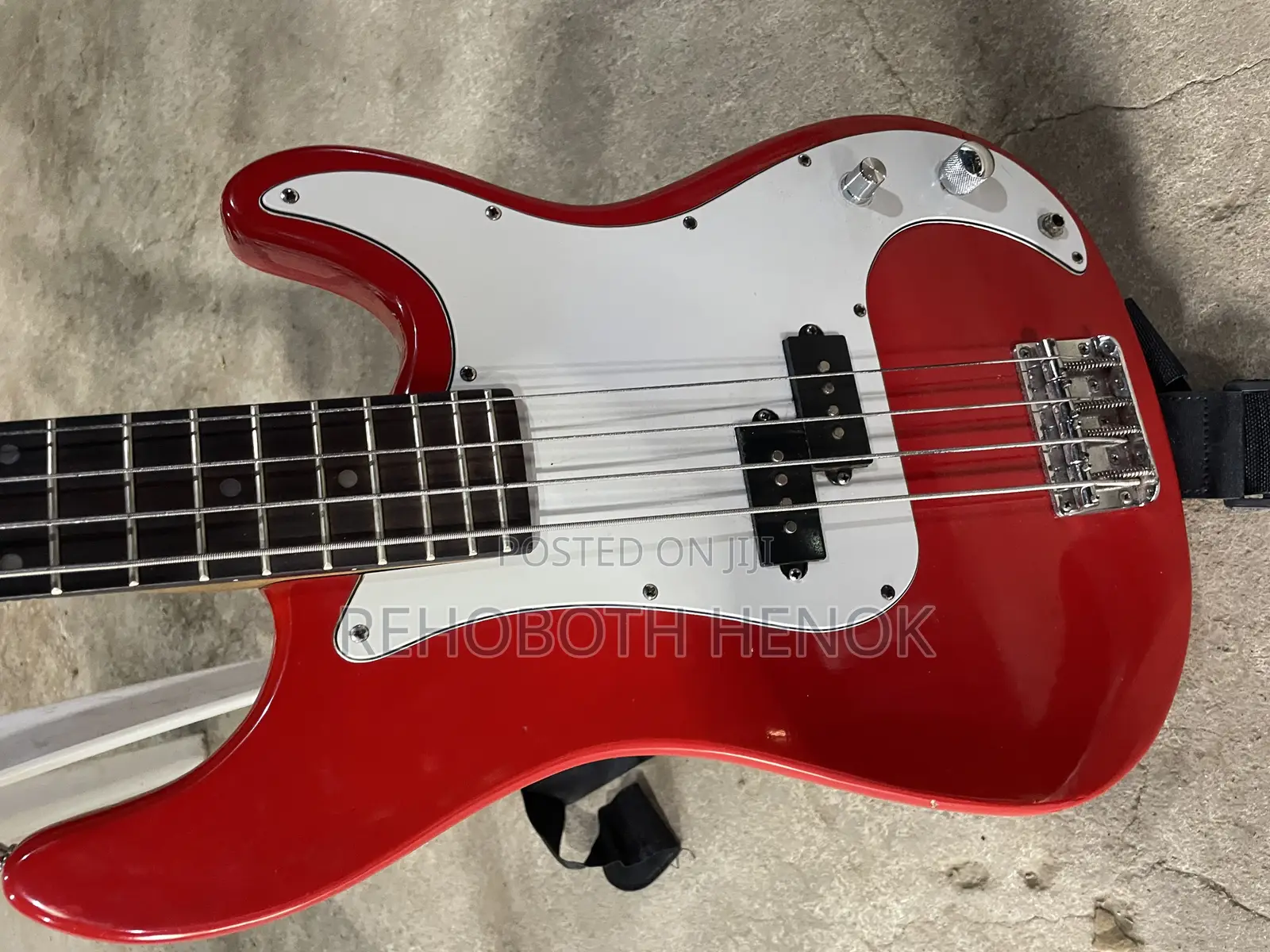 4 String Bass Guitar