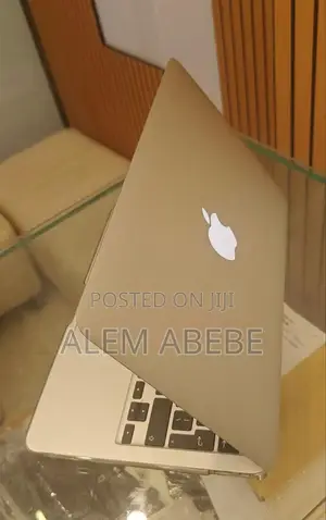 New Laptop Apple MacBook 2015 4GB Intel Core i5 SSD 128GB