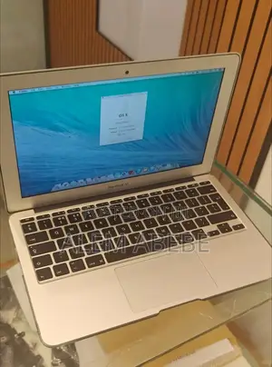 New Laptop Apple MacBook 2015 4GB Intel Core i5 SSD 128GB