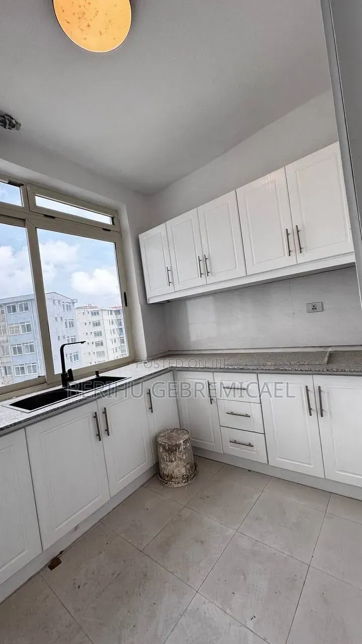 2bdrm Condo in አያት, Yeka for rent