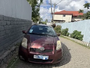Toyota Yaris 2010 Red