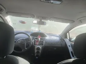 Toyota Yaris 2010 Red