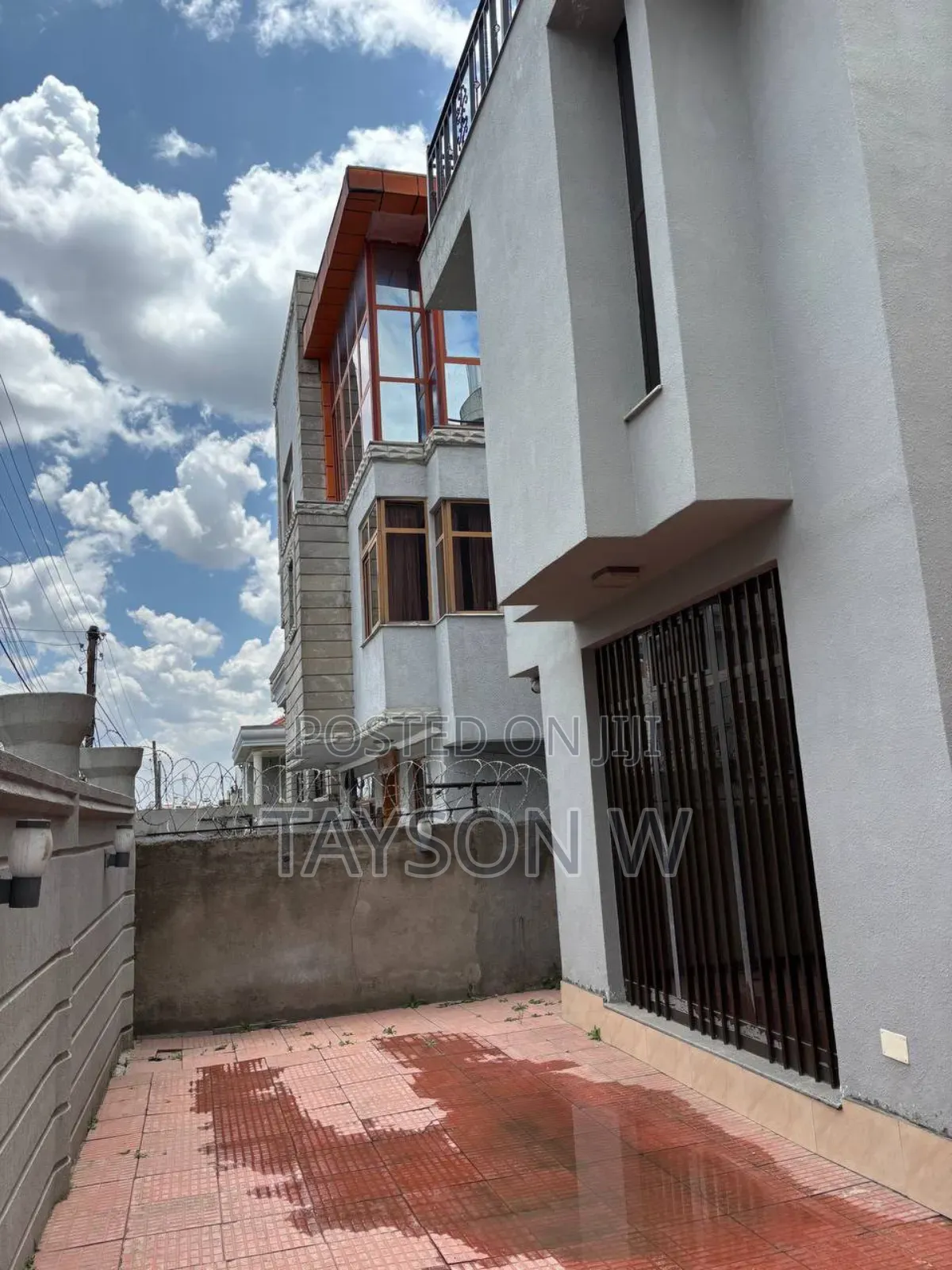 5bdrm House in Addis Ababa Cmc, Bole for sale