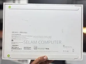 New Laptop Apple MacBook Pro 2017 8GB Apple M4 SSD 256GB