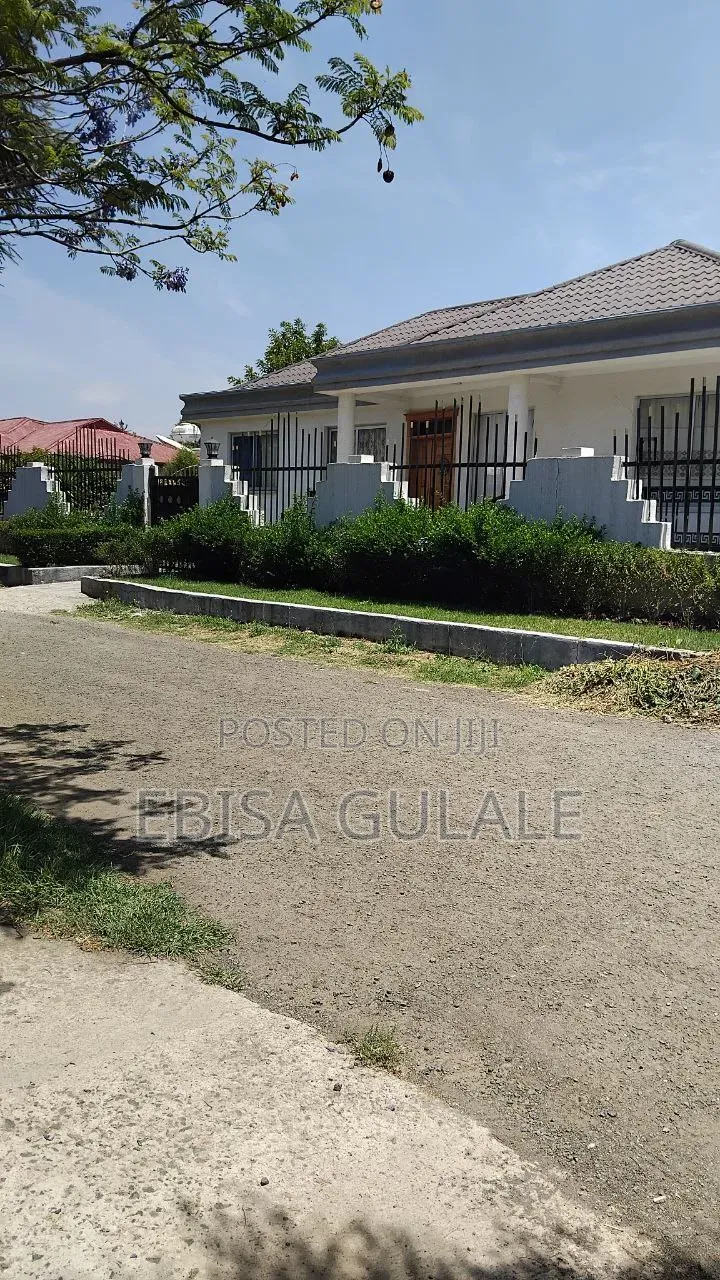 Furnished 7bdrm Farm House in Yeka for sale