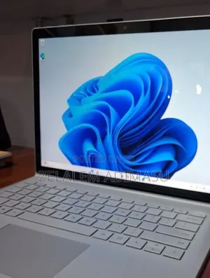 New Laptop Microsoft Surface Book 2 16GB Intel Core i7 SSD 512GB