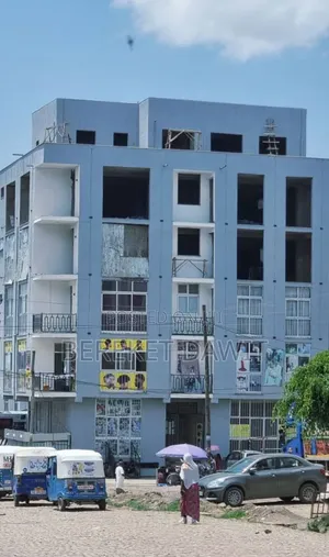 Commercial Building for Sale